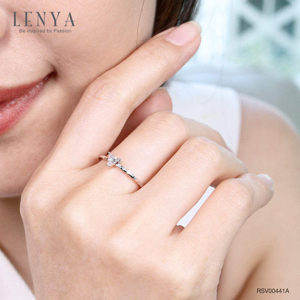 LENYA แหวนเงินแท้ 925 ชุปทองคำขาว ประดับด้วย Cubic Zirconia ทรงสามเหลี่ยม  เสริมบุคลิกเพิ่มความมั่นใจ