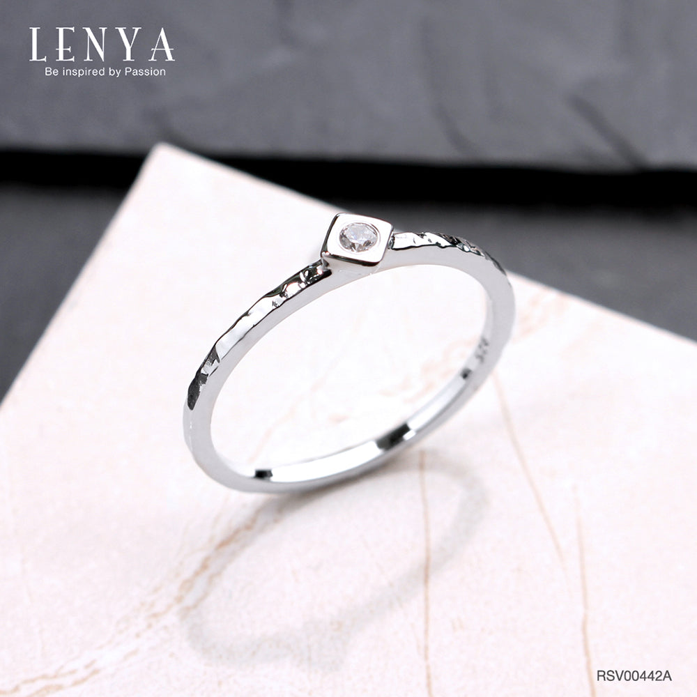 LENYA แหวนเงินแท้ 925 ชุปทองคำขาว ประดับด้วย Cubic Zirconia สวมใส่ได้ทุกวัน  เสริมบุคลิกเพิ่มความมั่นใจ