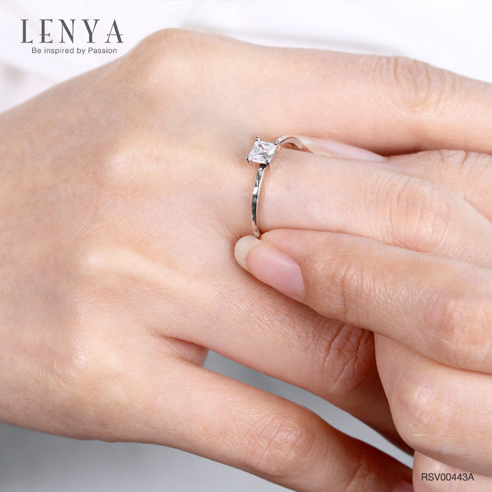 LENYA แหวนเงินแท้ ประดับด้วย Diamondlike  เสริมบุคลิกเพิ่มความมั่นใจ