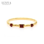 LENYA แหวนเงินแท้ 925 ประดับพลอย โกเมน (garnet) เพิ่มลวดลายบนตัวเรือนให้ดูเก๋ไก๋  ตัวเรือนชุบทอง เสริมสร้างความมั่นใจด้วยเครื่องประดับจาก LenYa Jewelry