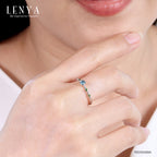 LENYA แหวนเงินแท้ ประดับบลูโทแพซ (Blue Topaz) และซาโวไรท์ (Tsavorite) ตัวเรือนชุบโรเดียม
