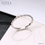 LENYA แหวน Bubble Ring ตัวเรือนเงินแท้ ชุบทองคำขาว เพิ่มลวดลายบนตัวเรือนให้ดูเก๋ไก๋
