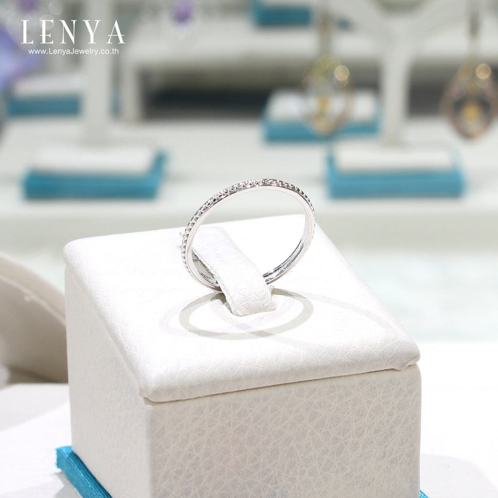 LENYA แหวนเงินแท้ 925 ชุบโรเดียม พื้นผิวแหวนมีลวดลายในตัว สวยได้แม้ไม่มีอัญมณีมาประดับ