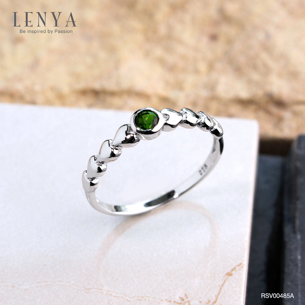 LENYA แหวนเงินแท้ 925 ประดับพลอยสีเขียว โครมไดออพไซด์  (Chrome Diopside)  สวยเท่ห์อย่างมีสไตล์ ตัวเรือนชุบทองคำขาว