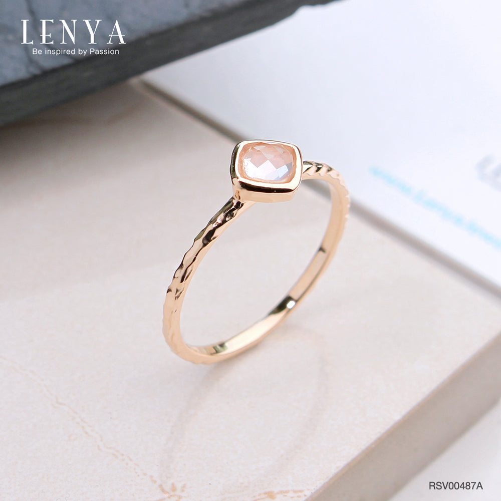 LENYA แหวนโรสควอตซ์ (Rose Quartz ) ตัวเรือนเงินแท้ 925 ชุบพิ้งโกล์ด ดีไซน์เรียบเก๋สะดุดตา เสริมเสน่ห์โดดเด่นในเรื่องความรัก