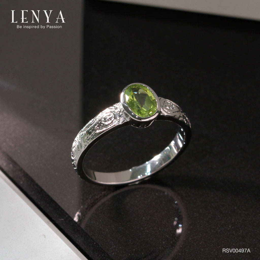 LENYA แหวนเงินแท้ ประดับพลอยสีเขียวอมเหลือง เพอริดอท( peridot)  ดีไซน์เรียบหรูดูโดดเด่น  อัญมณีสำหรับชาวราศีสิงห์ หนุนนำความร่มเย็น สงบสุข เป็นสิริมงคลแก่ชีวิต