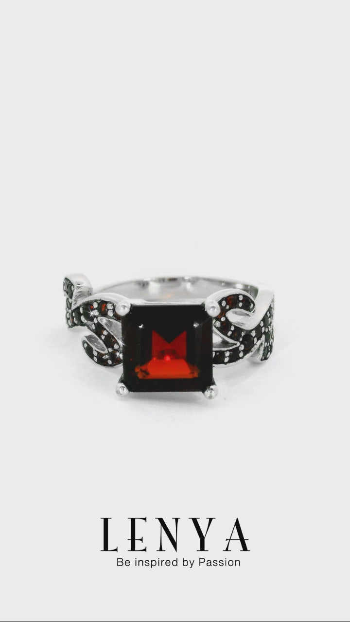 LENYA แหวนเงินแท้ ประดับพลอยโกเมน (Garnet) เสริมบุคลิกความมั่นใจ เสริมให้ร่ำรวย อัญมณีประจำเดือนมกราคม