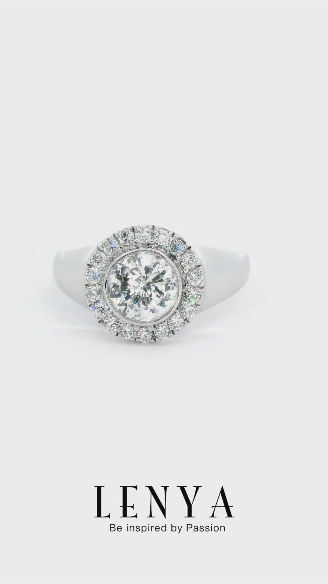 LENYA แหวนเพชร DiamondLike เพชร 1 กะรัต รายล้อมด้วยเพชรเม็ดเล็กจำนวนมาก เรียบหรูในแบบคลาสสิคสไตล์