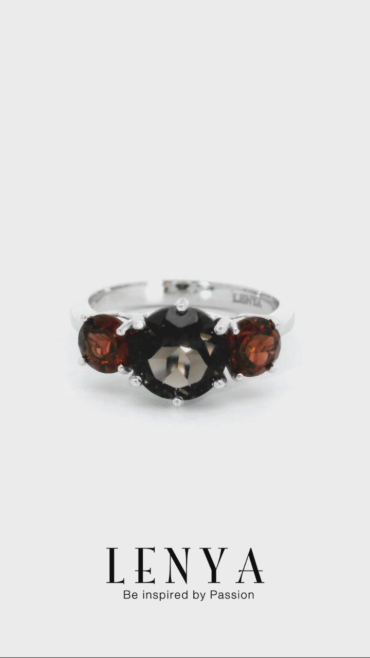 LENYA แหวนเงินแท้ 925 ชุบทองขาว ประดับพลอยสโมคกี้ควอตซ์(Smoky Quartz) และ โกเมน (Garnet) เสริมบุคลิกความมั่นใจ เสริมให้ร่ำรวย อัญมณีประจำเดือนมกราคม