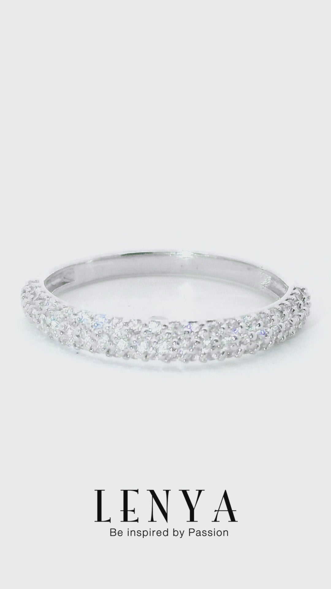 LENYA แหวนเพชร DiamondLike ระยิบระยับด้วยงานฝังที่ละเอียด ประดับไปด้วยเพชรจำนวน 67 เม็ด เต็มหน้านิ้ว ตัวเรือนเงินแท้ชุบทองคำขาว
