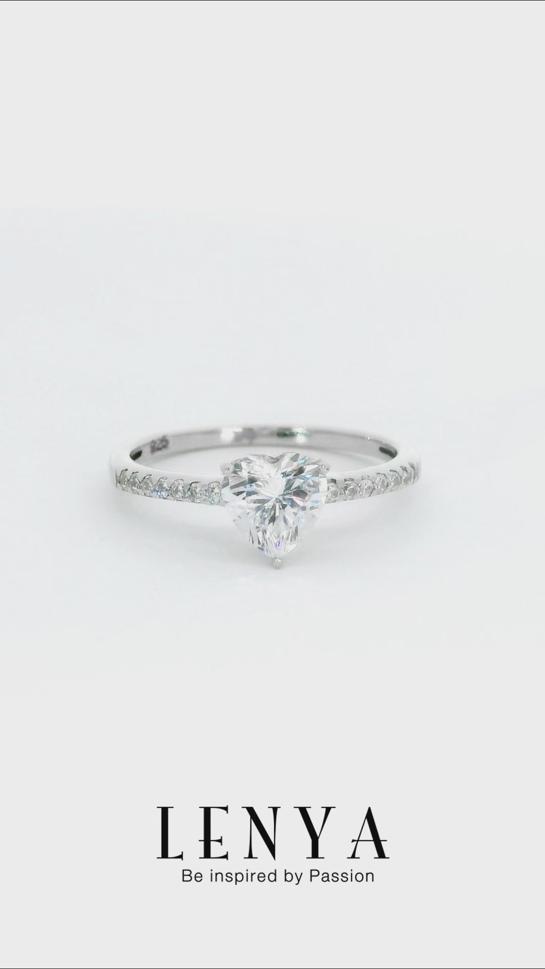 LENYA แหวน CZ DiamondLike เม็ดชูดีไซน์รูปหัวใจ ขนาด 6 มิล ตัวเรือนเงินแท้925 ชุบทองคำขาว