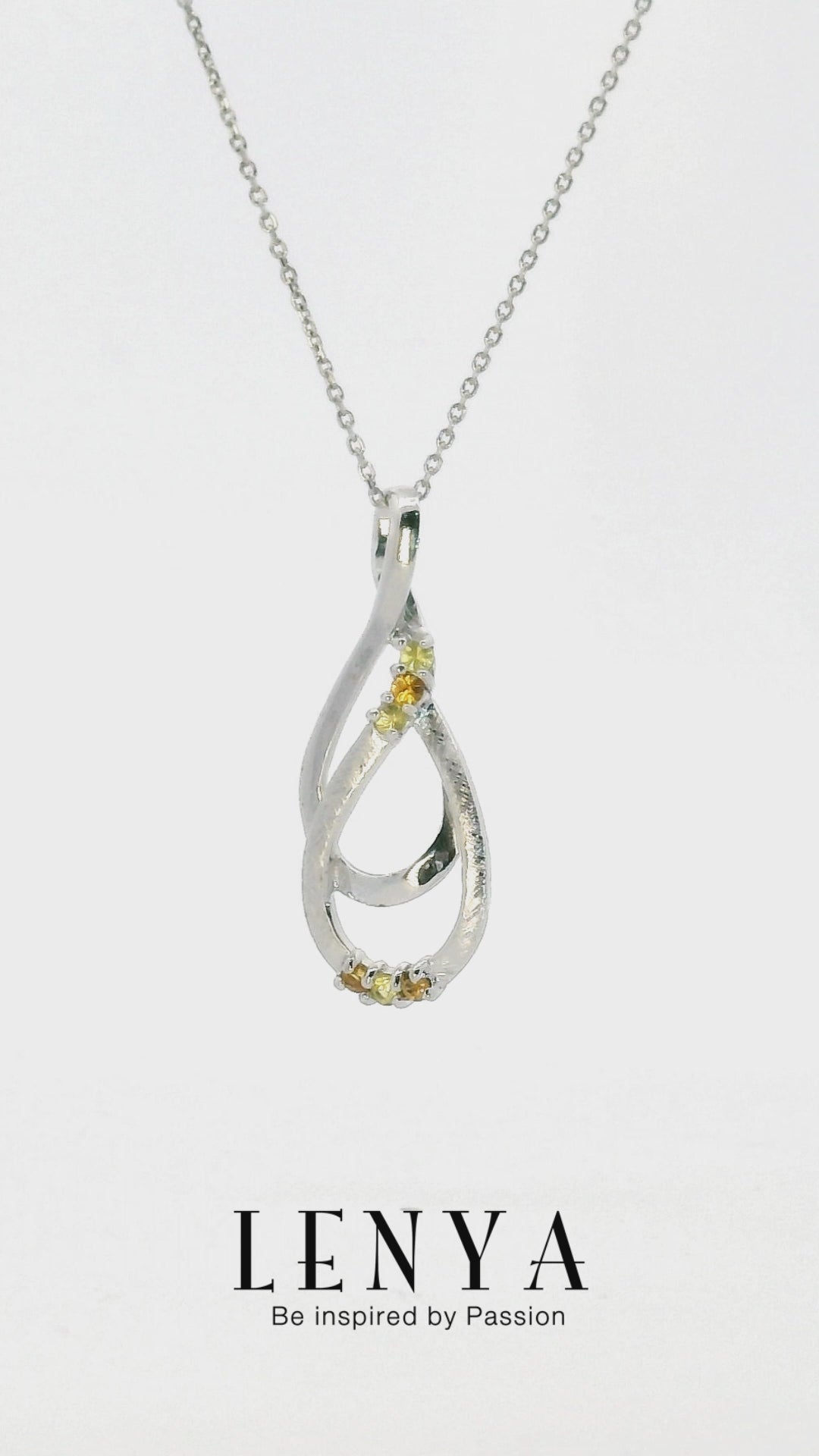 LENYA จี้เงินแท้ 925 ชุบทองขาว ประดับแซฟไฟร์สีเหลือง(Yellow Sapphire) แซฟไฟร์สีส้ม(Orange Sapphire) มีตัดลาย Texture ที่ตัวเรือน สวยไม่เหมือนใคร