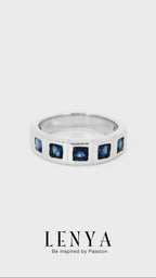 LENYA แหวน LENYA ETERNAL ประดับด้วย SWAROVSKI ZIRCONIA รูปทรงสีเหลี่ยมสีน้ำเงิน ดีไซน์รูปแบบเฉพาะสวมใส่ได้ทั้งชายหญิง บนตัวเรือนเงินแท้ชุบทองคำขาว