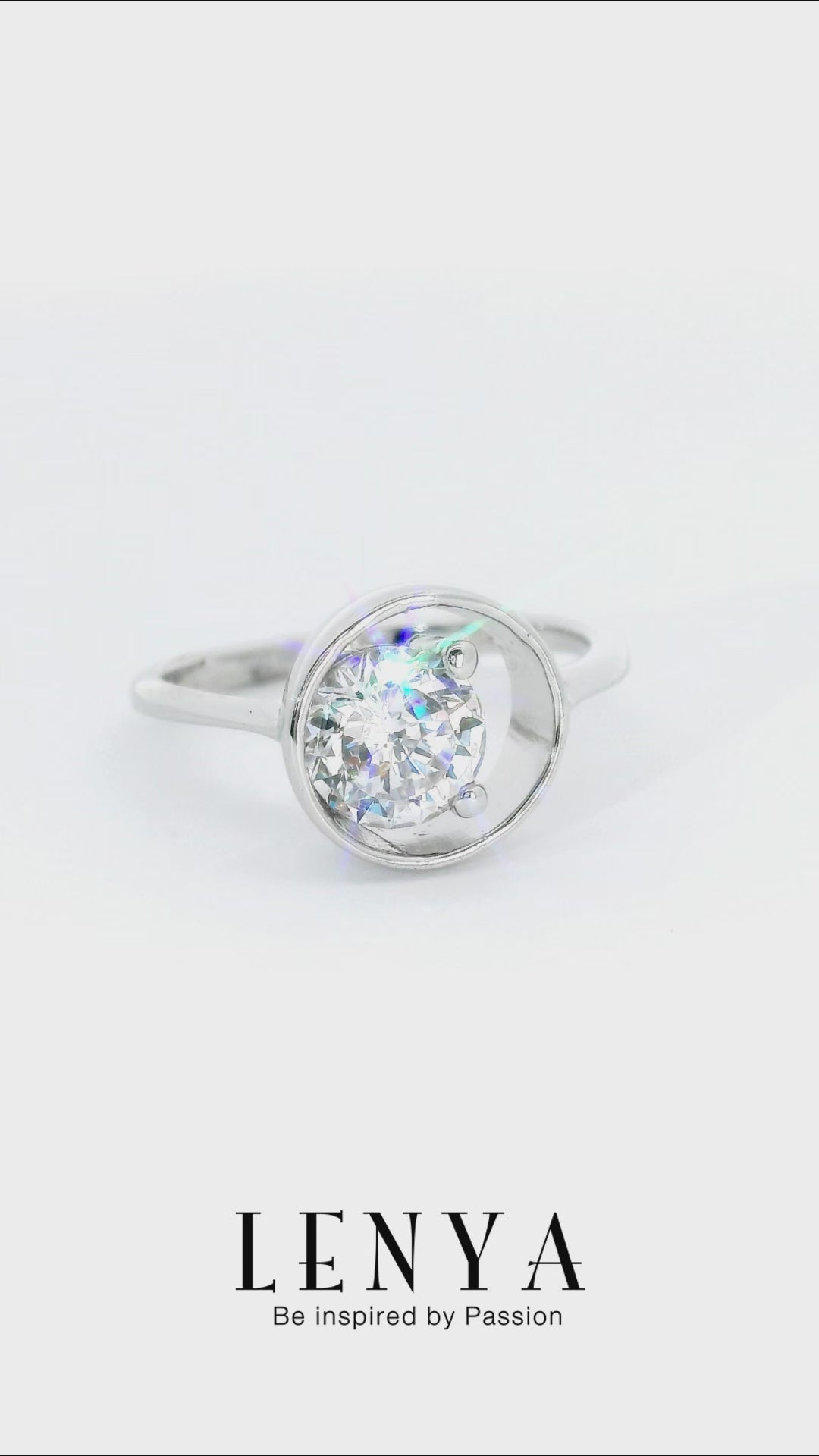 LENYA แหวนเพชร DiamondLike ขนาดเพชร 1 กะรัต ย้ำความโดดเด่นที่ไม่เหมือนใคร ดีไซน์สุดเก๋ บนตัวเรือนเงินแท้ชุบทองคำขาว