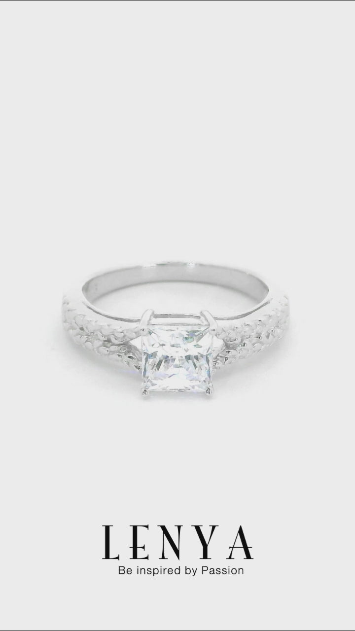 LENYA แหวน CZ จาก SWAROVSKI เสริมบุคลิกความหรูหรา ขนาด 6 มิล ตัวเรือนเงินแท้925 ชุบทองคำขาว