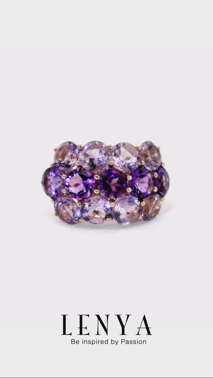 LENYA แหวนพลอยอเมทิสต์ (Amethyst) ประดับพลอยสีม่วงเข้มขนาบด้วยพลอยสีม่วงอ่อน หรูหราและโดดเด่น บนตัวเรือนเงินแท้ชุบพิ้งค์โกลด์