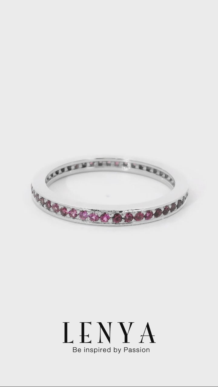 LENYA แหวน LENYA ETERNAL ประดับด้วย SWAROVSKI ZIRCONIA สีทับทิม บนตัวเรือนเงินแท้ชุบทองคำขาวแท้ ดีไซน์แบบแถวเดี่ยวเต็มวง สวยคลาสสิค
