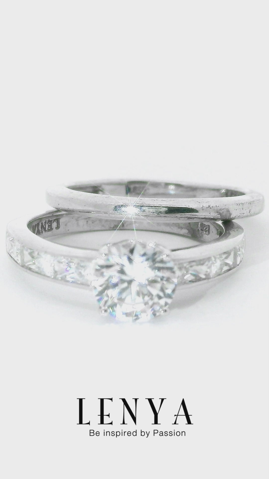 LENYA แหวนเงินแท้ 925 ชุบทองคำขาว ประดับด้วย SWAROVSKI ZIRCONIA สีขาว สวยคลาสสิค  เสริมบุคลิกเพิ่มความมั่นใจ