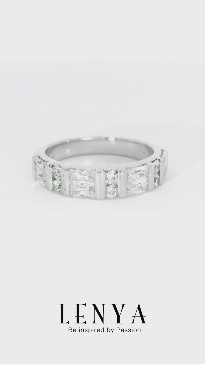 LENYA แหวนเพชร DiamondLike หรูสุด สะดุดตา ด้วยสไตล์ เพชรทรง Baguette สลับทรงกลม ตัวเงินทำจากเงินแท้ 925 ชุบทองคำขาว ใส่ได้ทั้งหญิงและชาย