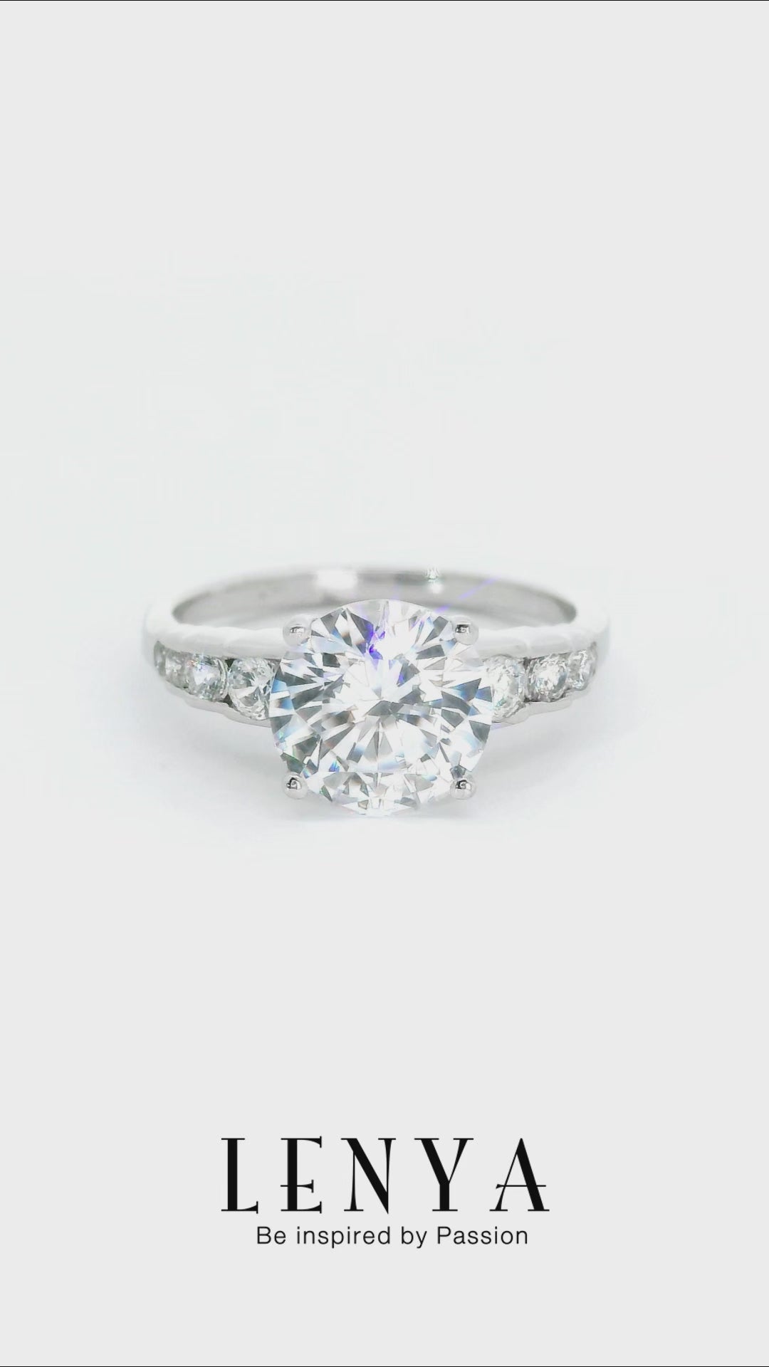 LENYA แหวน CZ สีขาวจาก SWAROVSKI เสริมบุคลิกความหรูหรา ขนาด 8 มิล ตัวเรือนเงินแท้925 ชุบทองคำขาว