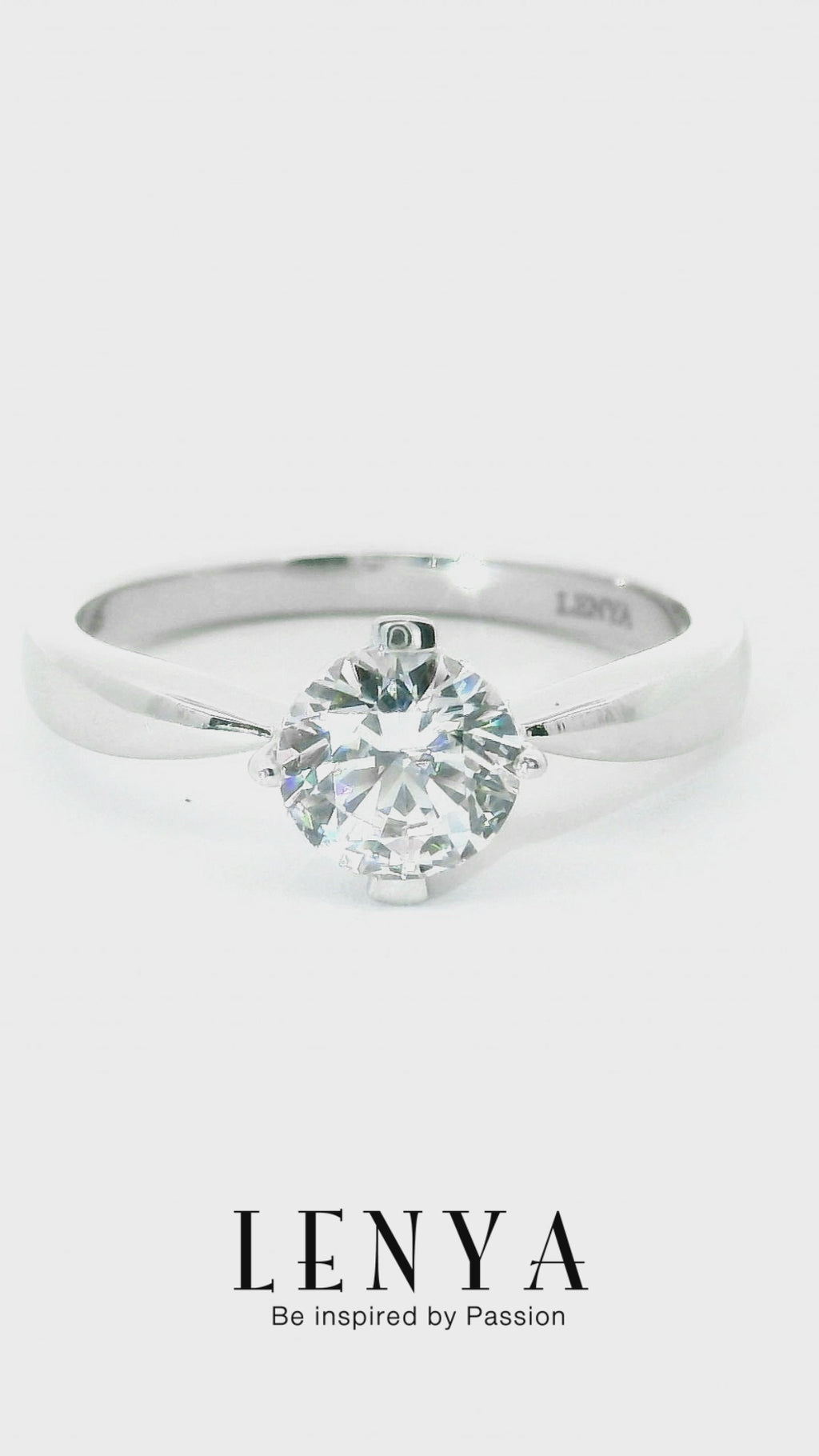 LENYA เครื่องประดับ  LENYA ETERNAL แหวนดีไซน์เรียบหรู ชูเดี่ยวประดับด้วย Swarovski Zirconia ตัวเรือนเงินแท้ชุบทองคำขาว