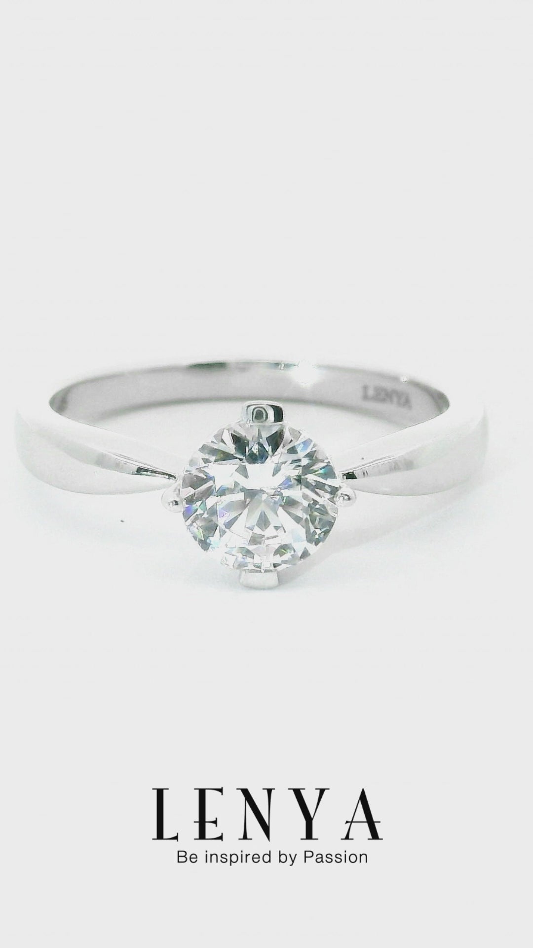 LENYA เครื่องประดับ  LENYA ETERNAL แหวนดีไซน์เรียบหรู ชูเดี่ยวประดับด้วย Swarovski Zirconia ตัวเรือนเงินแท้ชุบทองคำขาว