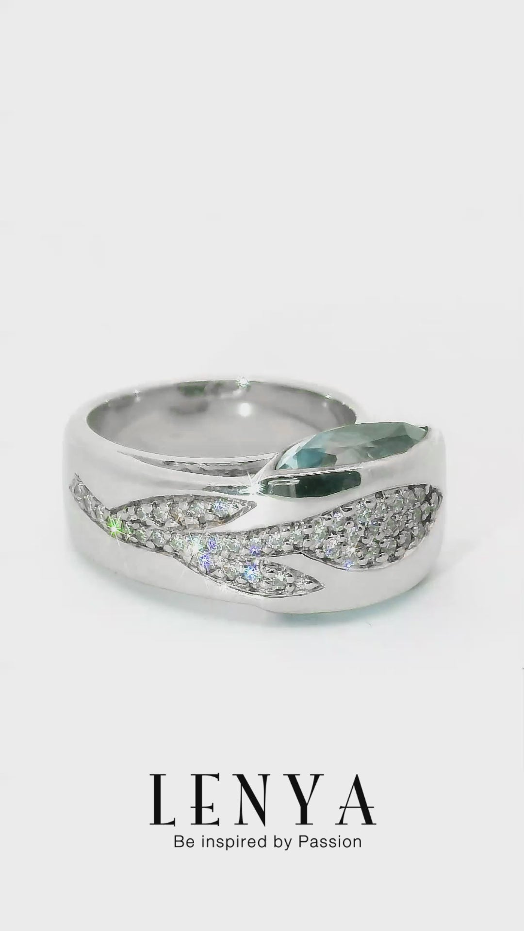 LENYA แหวน บลูโทแพซ(Blue Topaz) เพิ่มระยิบระยับด้วย คิวบิกเซอร์โคเนีย (Cubic Zirconia) สีขาวเม็ดเล๊กๆ ตัวเรือนเงินแท้ 925 ชุบทองคำขาว