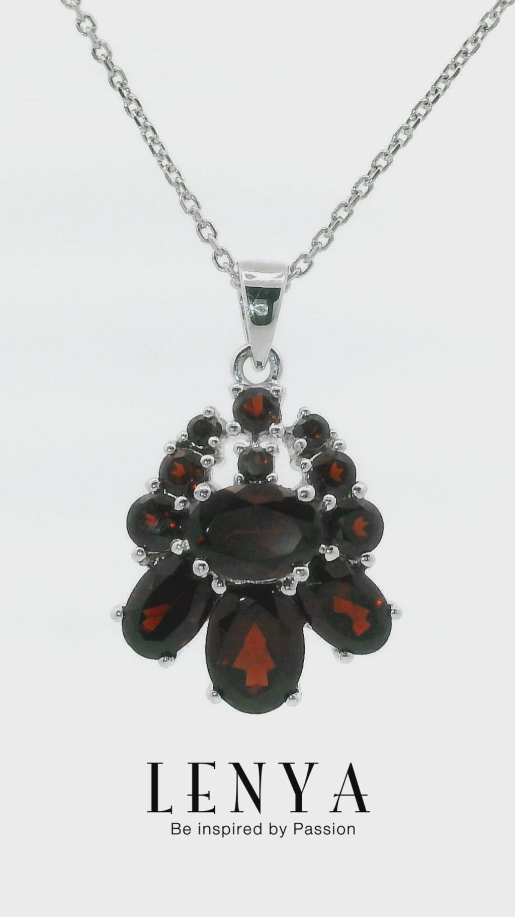 LENYA จี้เงินแท้ ประดับพลอยโกเมน (Garnet) เสริมบุคลิกความมั่นใจ เสริมความร่ำรวย